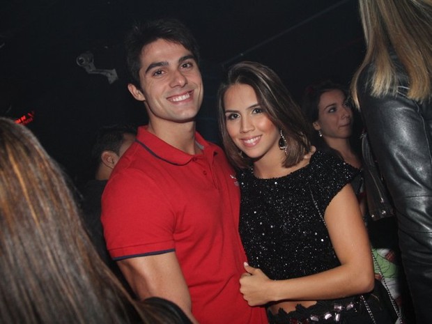 Pérola Faria com o namorado, Maurício Mussalli, em boate no Rio (Foto: Anderson Borde/ Ag. News)