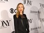 Scarlett Johansson e mais famosos vão ao Tony Awards