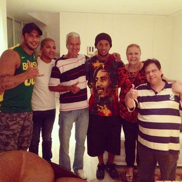 Ronaldinho Gaúcho recebe amigos em sua casa (Foto: Divulgação)