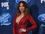 Jennifer Lopez arrasa com decotão em festa nos Estados Unidos
