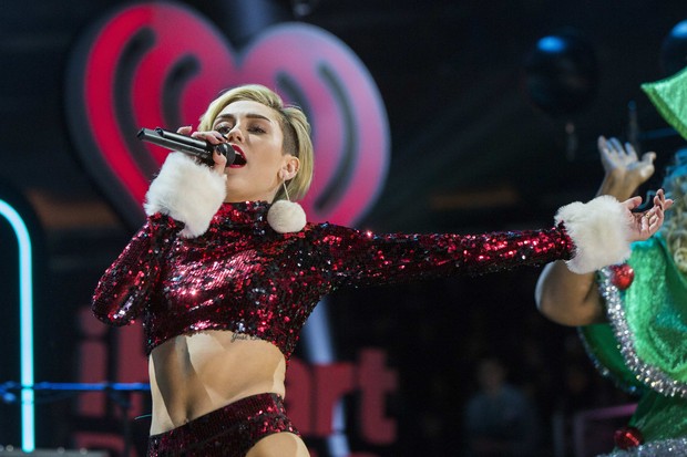 Miley Cyrus se apresenta no Jingle Ball, em Nova York (Foto: Reuters)