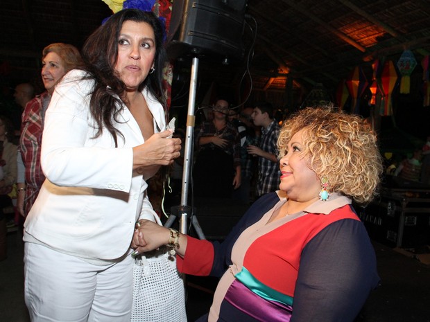 Regina Casé e Alcione em festa junina no Rio (Foto: Thyago Andrade/ Foto Rio News)