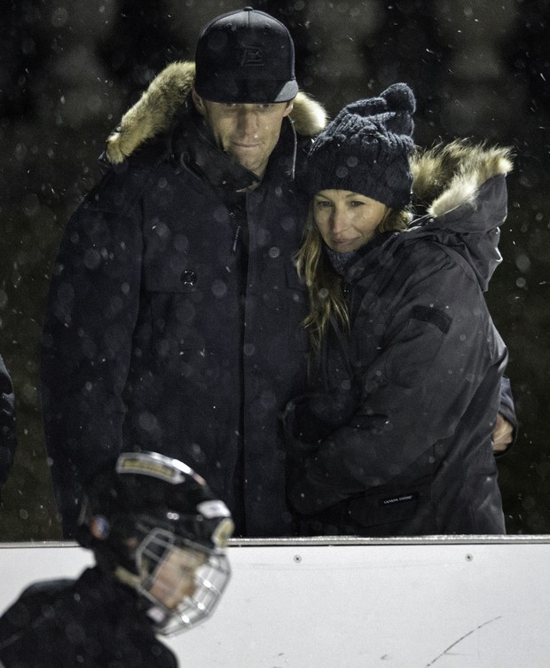 Gisele Bündchen e Tom Brady assistem jogo do filho (Foto: Instagram)