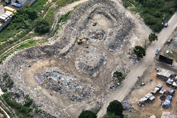 Imagem aérea do lixão de Avenida Brasil, em 2012 (Foto: Acervo Globo)