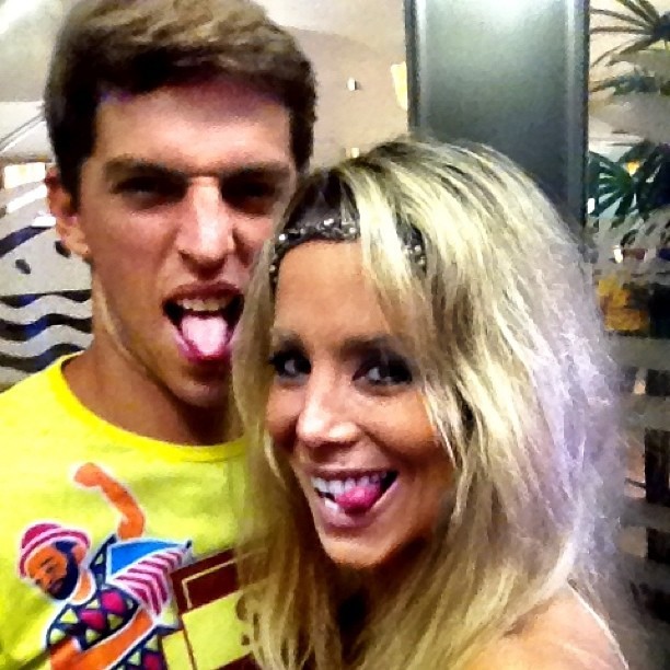 Daniele Winits e Amaury no carnaval em Recife (Foto: Reprodução/ Instagram)