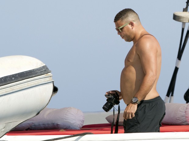 Ronaldo Fenômeno em Ibiza (Foto: Grosby Group/ Agência)