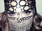 Madonna posa mascarada: ‘A revolução do amor’