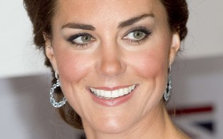 Kate Middleton participa de evento oficial (Foto: Reuters)