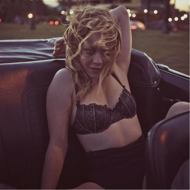 Leandra Leal posa sexy de sutiã (Foto: Reprodução/Instagram)