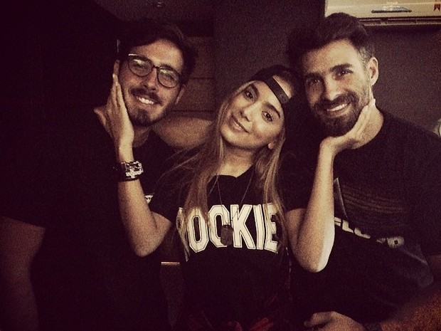 Anitta com Celso Bernini e Raoni Carneiro (Foto: Instagram/ Reprodução)