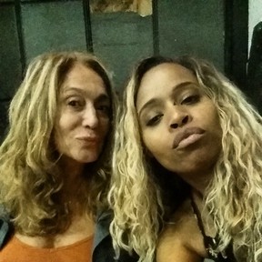 Susana Vieira e Roberta Rodrigues posam para selfie (Foto: Instagram/ Reprodução)