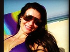 Renata Molinaro aproveita dia de sol para reforçar o bronzeado 