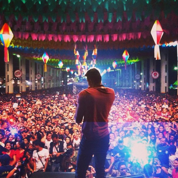 Luan Santana em show em Carpina, Pernambuco (Foto: Instagram/ Reprodução)