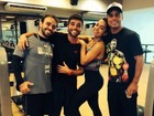 Anitta malha com amigos: 'Muito amor pra um encontro só'