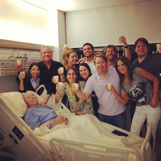Roberto Justus e família comemoram os 93 anos do pai (Foto: Instagram / Reprodução)