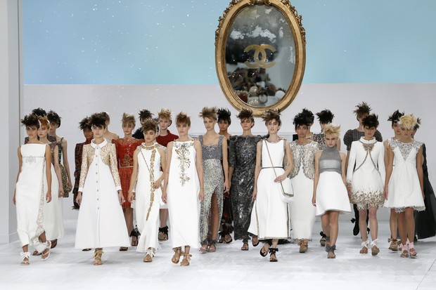 [MODA] Semana de Moda Paris - Desfile Chanel (Foto: Agência AFP)