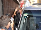 Ivete Sangalo chega para mais um dia de trio em Salvador; veja vídeo