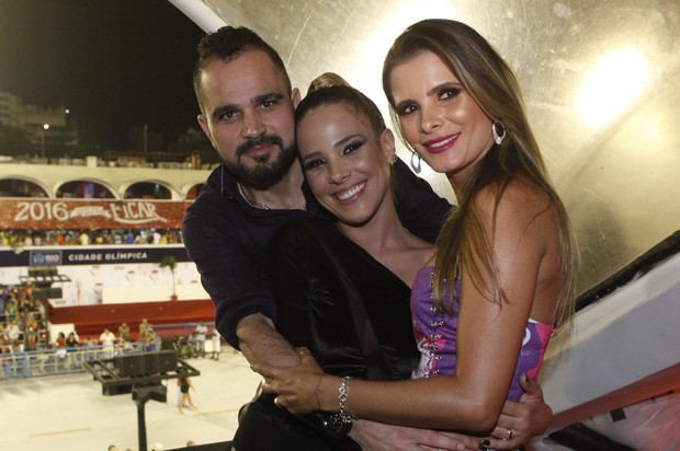 Luciano, Wanessa e Flavia Fonseca (Foto: Isac Luz / EGO)