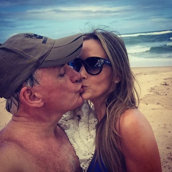 Otávio Mesquita beija a mulher, Melissa Wilman (Foto: Instagram/Reprodução)