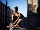 Carolina Oliveira encarna bailarina urbana em ensaio de moda para o EGO