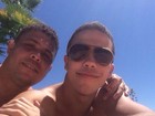 Ronaldo curte dia de sol com o filho mais velho: 'My brother'
