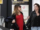 Com barriga de oito meses, Wanessa embarca em aeroporto de São Paulo