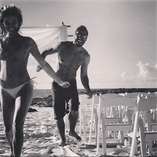 Isis Valverde e o namorado, Uriel del Toro (Foto: Reprodução / Instagram)