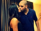 Namorada de Adriano posta foto do casal em rede social e se declara