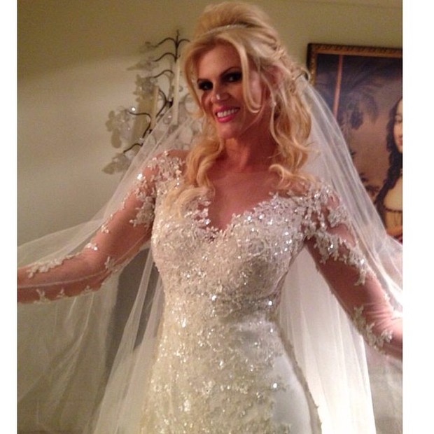 Val Marchiori vestida de noiva (Foto: Instagram)