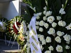 Familiares e amigos vão ao velório e enterro do filho de Erasmo Carlos no Rio