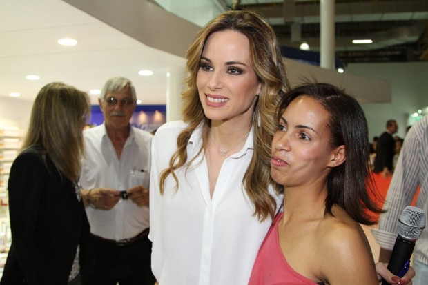 Ana Furtado na Beauty Fair (Foto: Thiago Duran / AgNews)