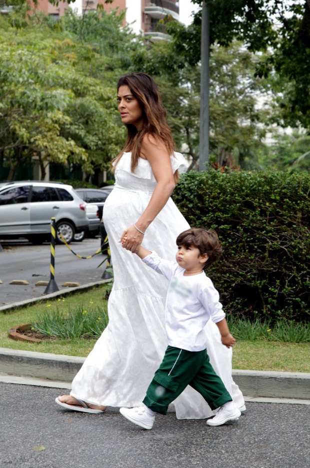 Juliana Paes com o filho (Foto: Claudio Andrade e Marcos Ferreira / Foto Rio News)