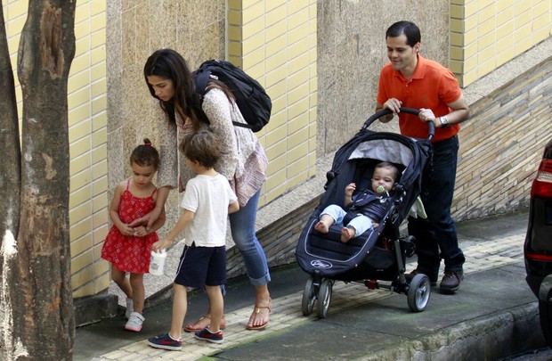Matthew Maccounaghey e familia em BH (Foto: Dilson Silva e Gabriel Reis/AgNews)