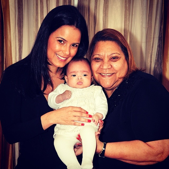 Luciele Di Camargo com a filha e a sogra (Foto: Instagram / Reprodução)