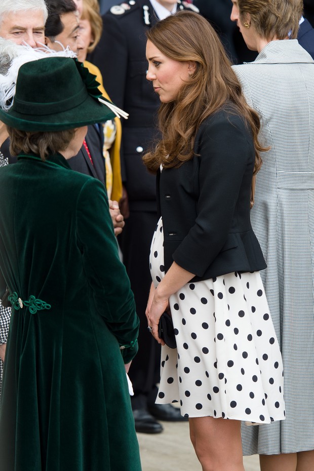 Kate Middleton exibe barrigão (Foto: AFP)
