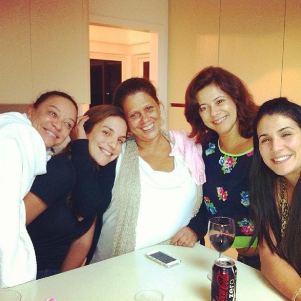 Ivete Sangalo faz farra com amigas (Foto: Instagram)