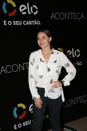 Letícia Colin em show na Zona Oeste do Rio (Foto: Rafael Faro/ Divulgação)